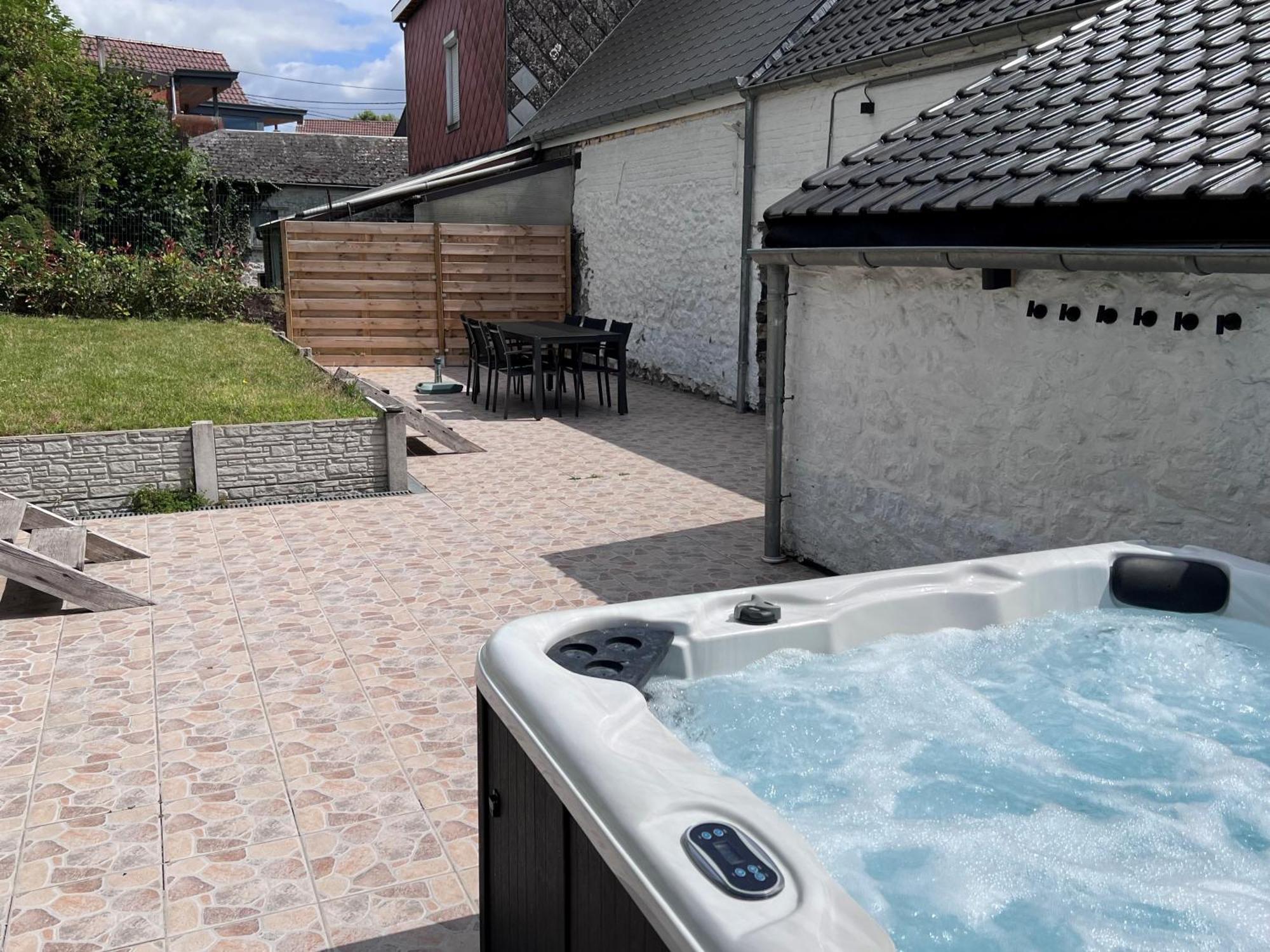Gite Rubis - Jacuzzi - Pairi Daiza - 6 Pers Брюжлет Екстер'єр фото